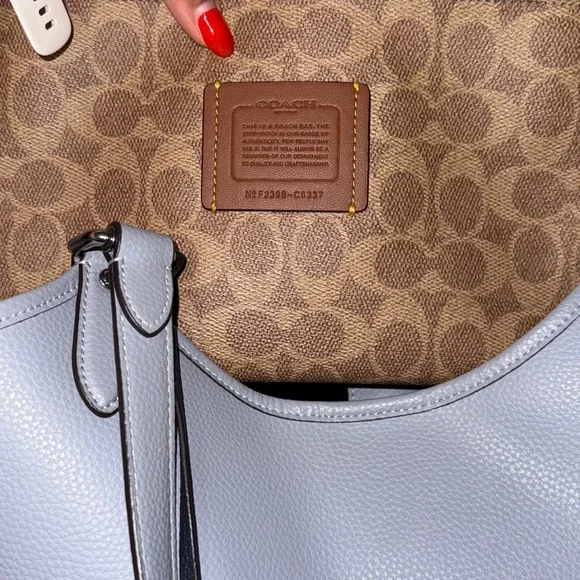 Coach Day Tote (retail) - Picture 2 of 7